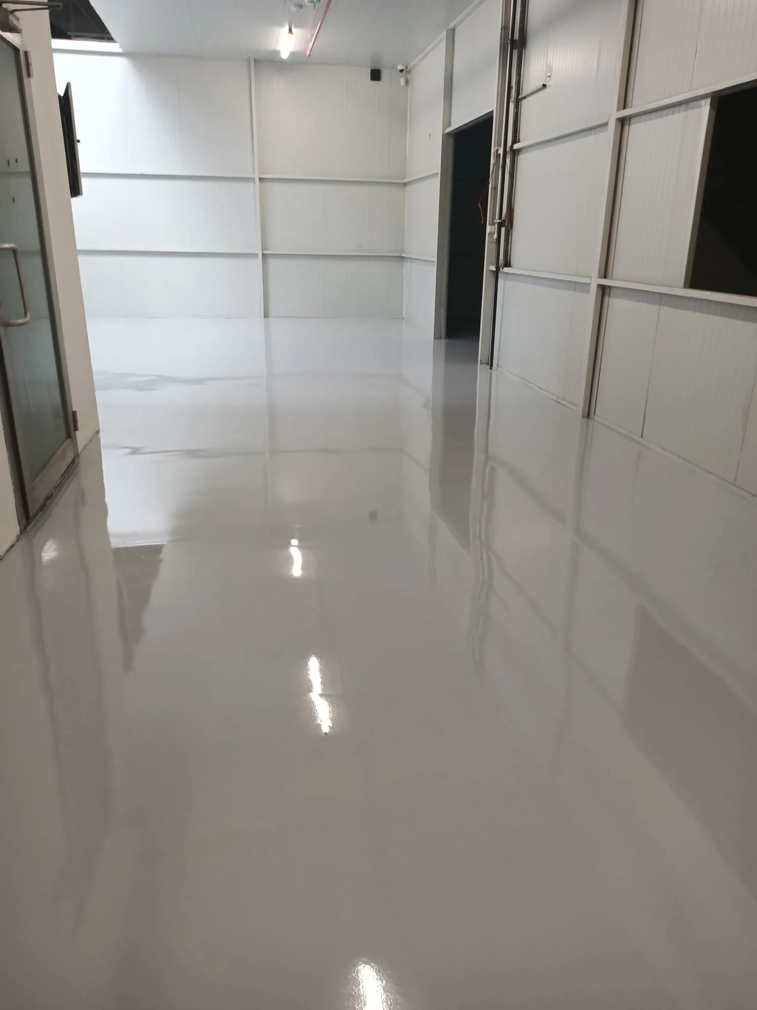 Teknik Epoksi Zemin Kaplama Galeri Görseli 4